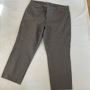 Old Navy High Rise Pixie Pants Size: 20